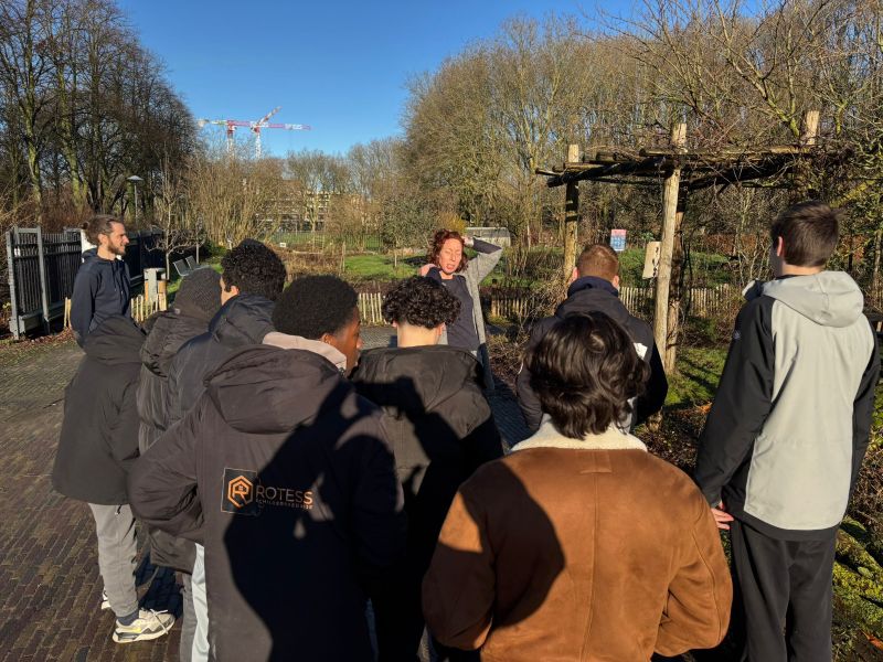 leerlingen Globe College op bezoek bij natuurtuin Utrecht Natuurlijk
